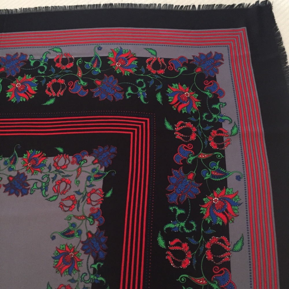 Gorgeous Marco Cosari Scarf 🧣